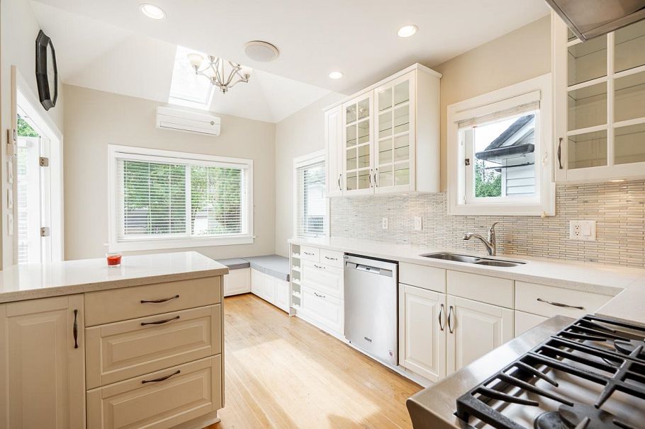 242 W 21st Avenue Vancouver, BC - 8