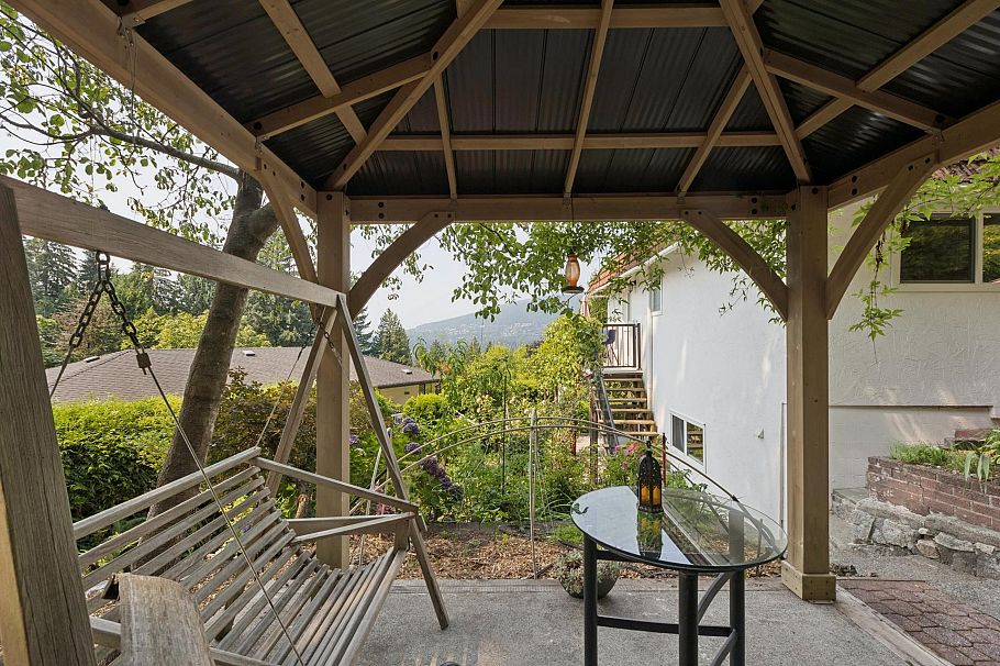 704 Maurelle Court North Vancouver, BC - 33