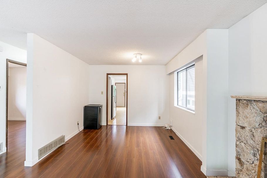 3226 W 5th Avenue Vancouver, BC - 4