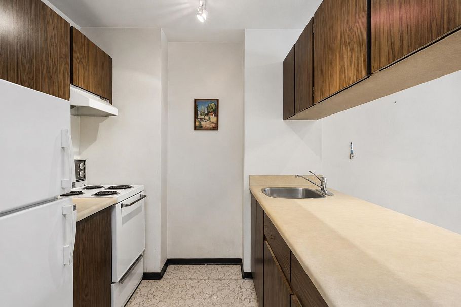 304 1330 Burrard Street Vancouver, BC - 14