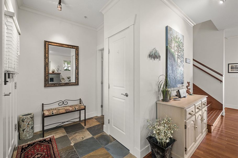 261 E Queens Road North Vancouver, BC - 10