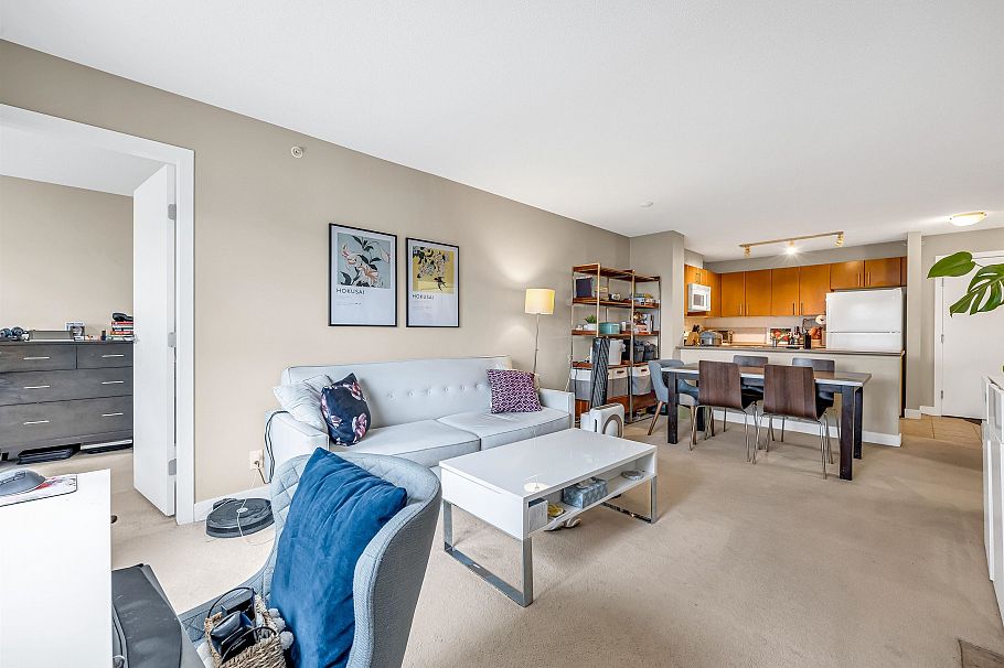403 7088 Mont Royal Square Vancouver, BC - 12