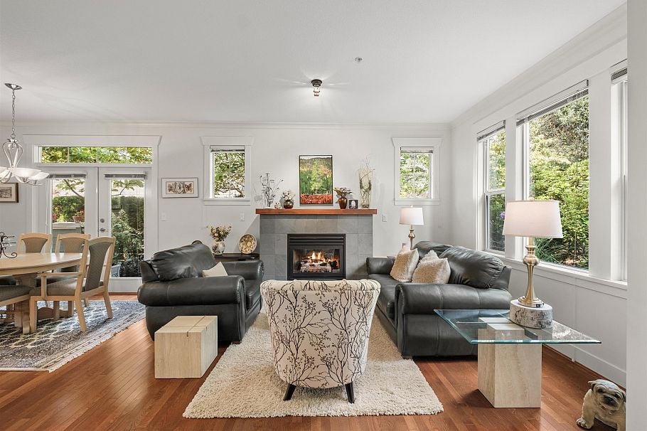261 E Queens Road North Vancouver, BC - 2