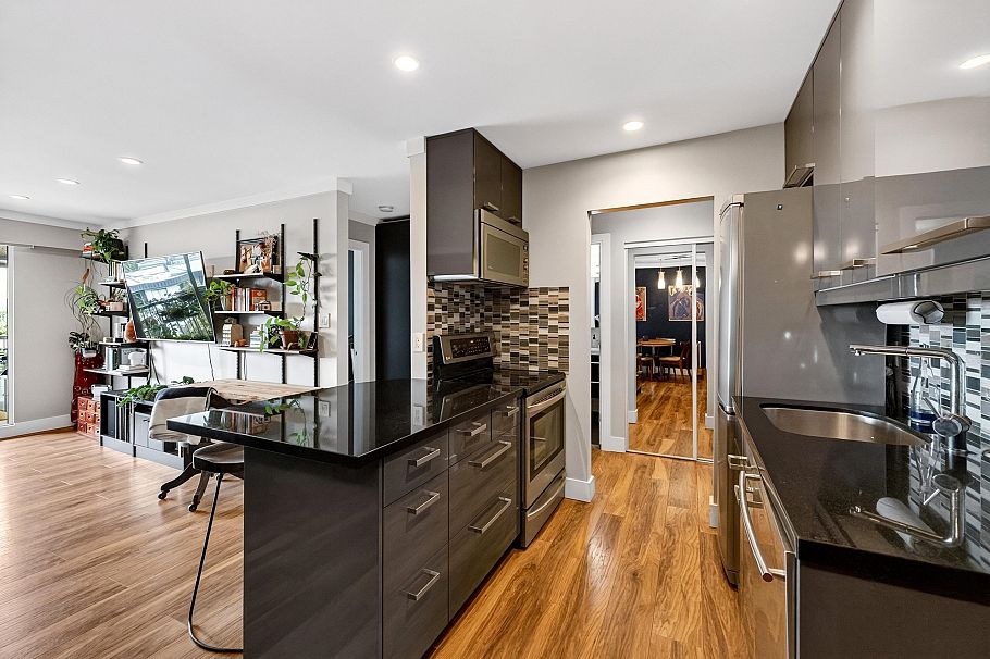 307 252 W 2nd Street North Vancouver, BC - 13