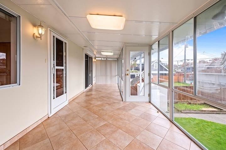 3136 E 53rd Avenue Vancouver, BC - 23