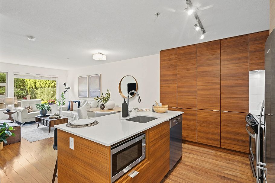 210 1677 Lloyd Avenue North Vancouver, BC - 8