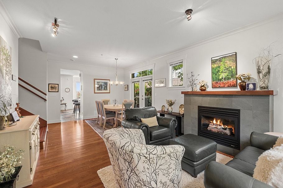 261 E Queens Road North Vancouver, BC - 3