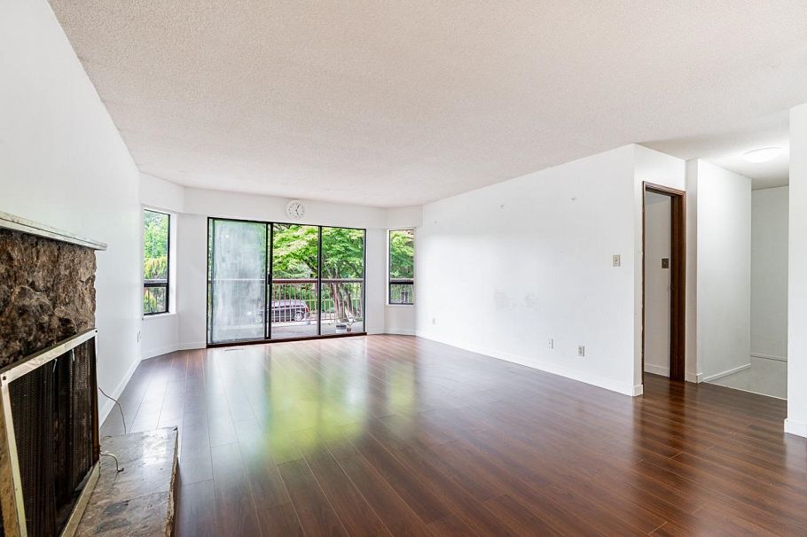 3226 W 5th Avenue Vancouver, BC - 3