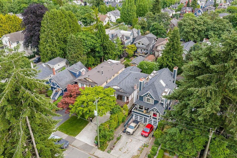 3226 W 5th Avenue Vancouver, BC - 25