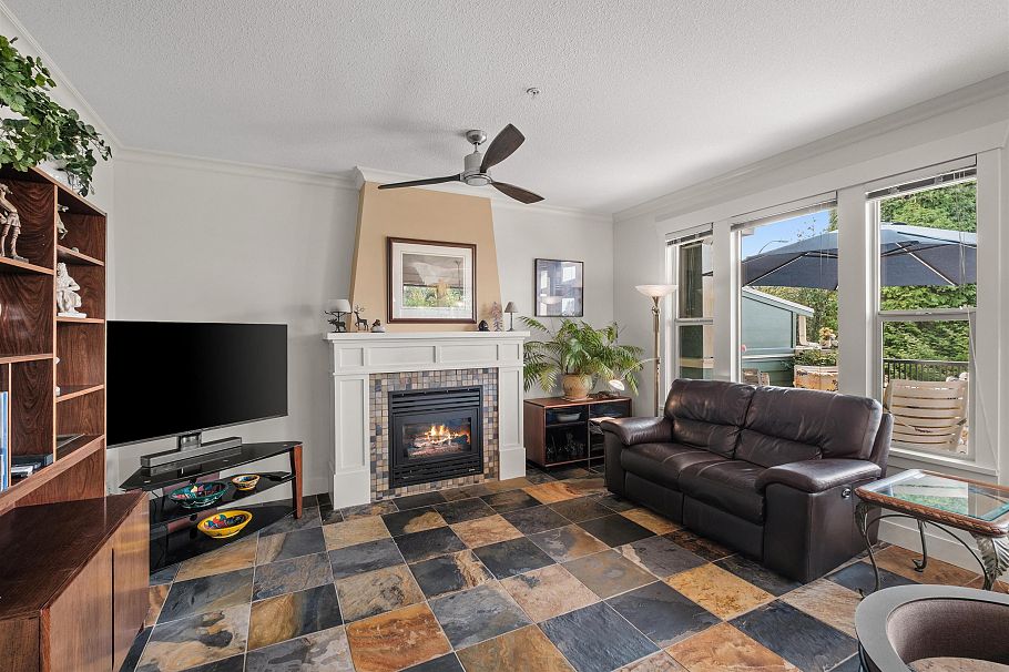 261 E Queens Road North Vancouver, BC - 8