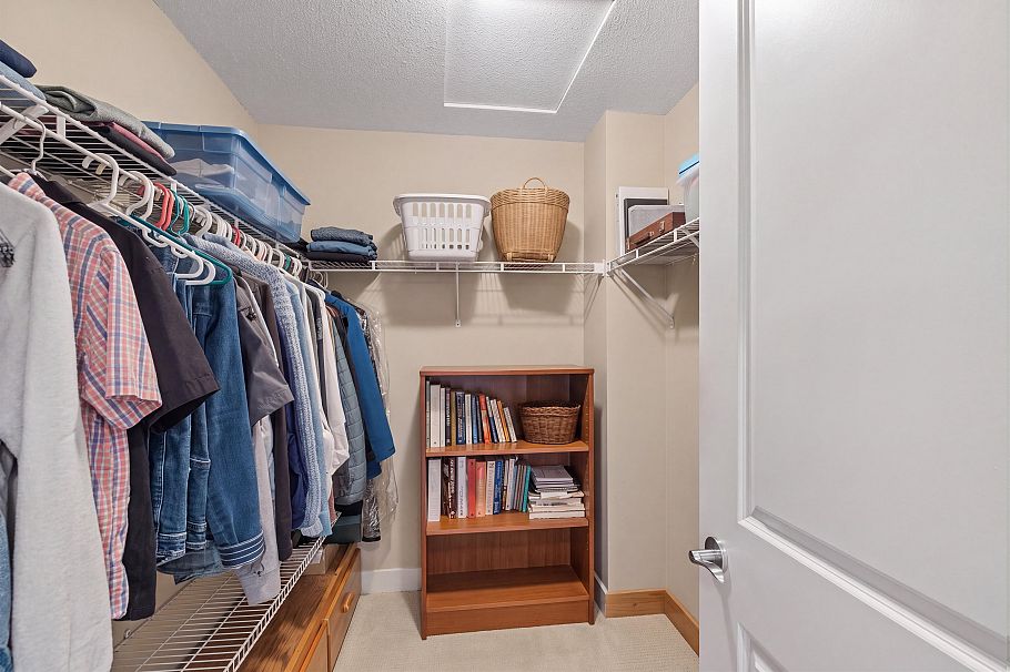 261 E Queens Road North Vancouver, BC - 15