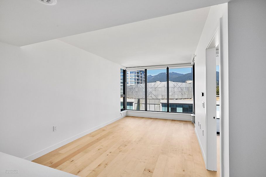 807 135 E 13th Street Vancouver, BC - 9