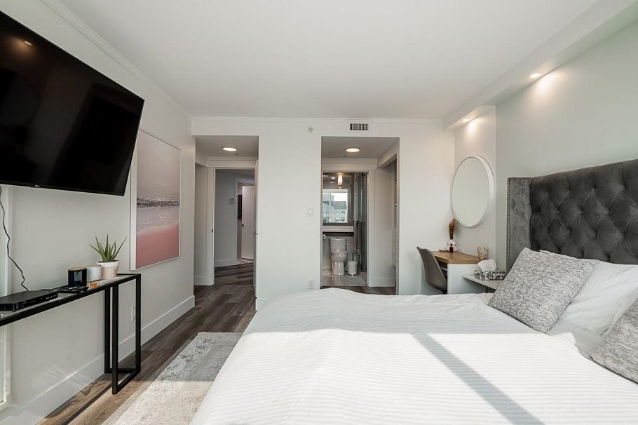 1907 1050 Burrard Street Vancouver, BC - 25
