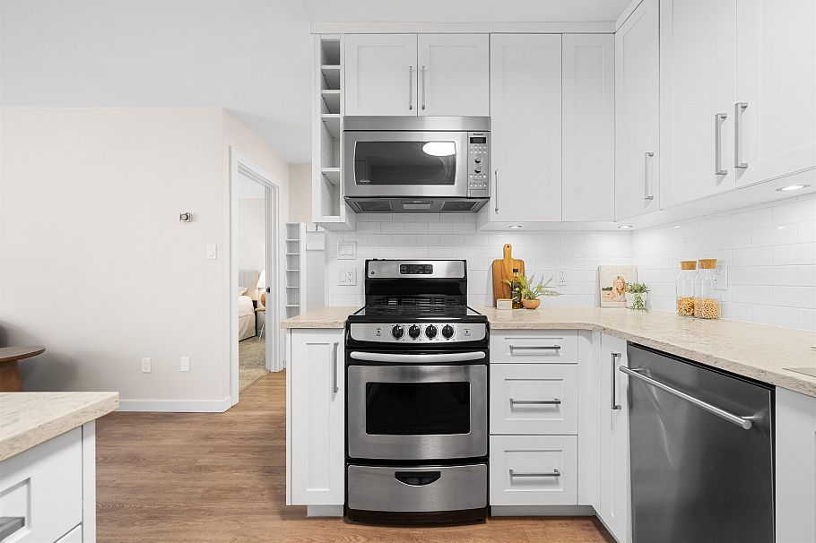 210 2234 W 1st Avenue Vancouver, BC - 9