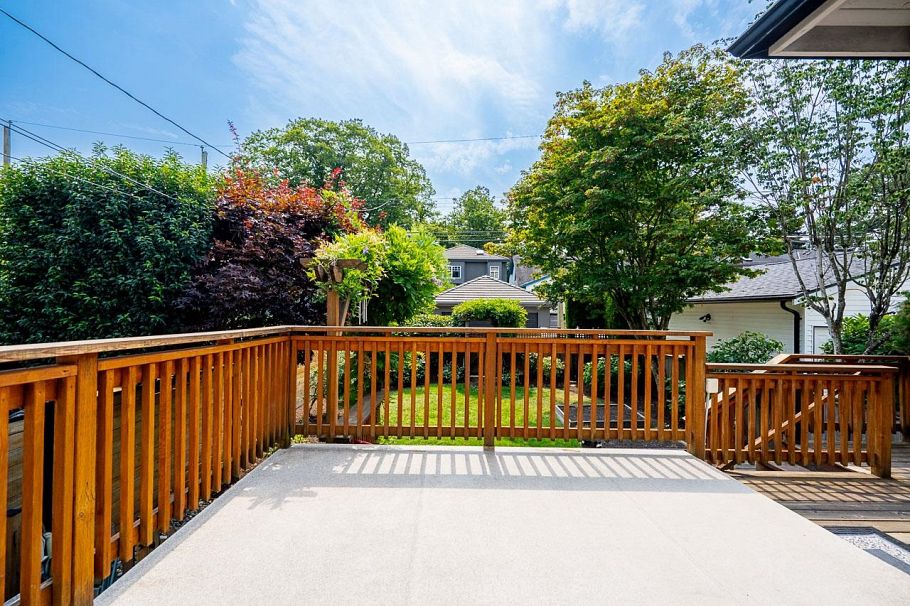 242 W 21st Avenue Vancouver, BC - 37