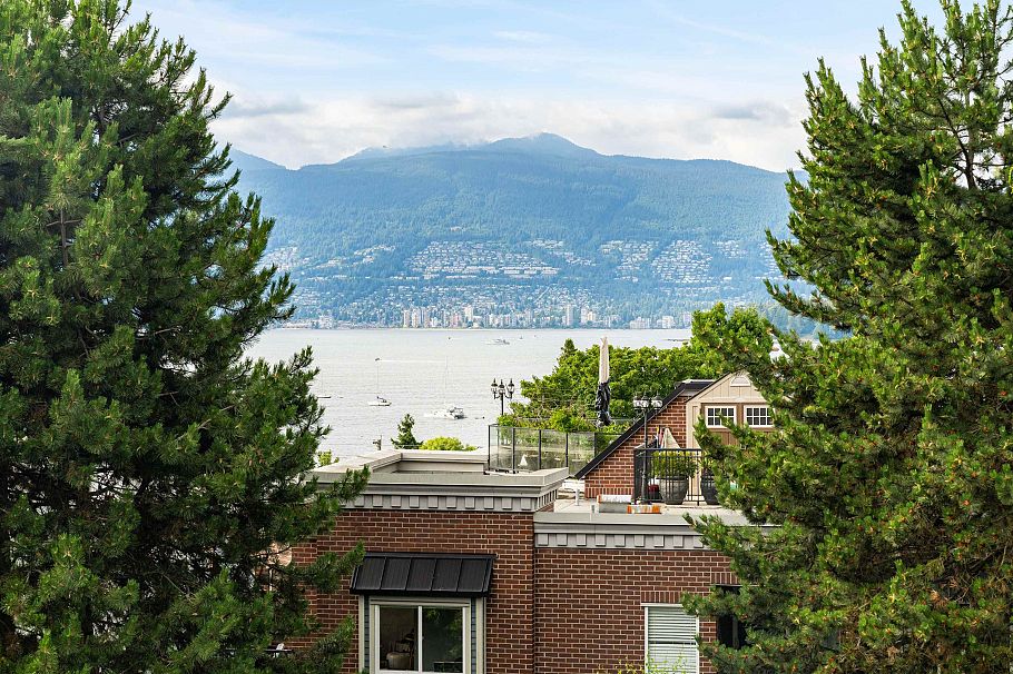 210 2234 W 1st Avenue Vancouver, BC - 18