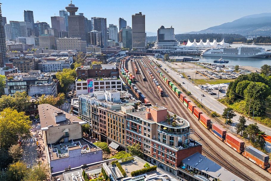 305 41 Alexander Street Vancouver, BC - 32