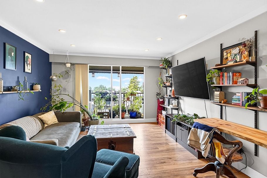 307 252 W 2nd Street North Vancouver, BC - 5