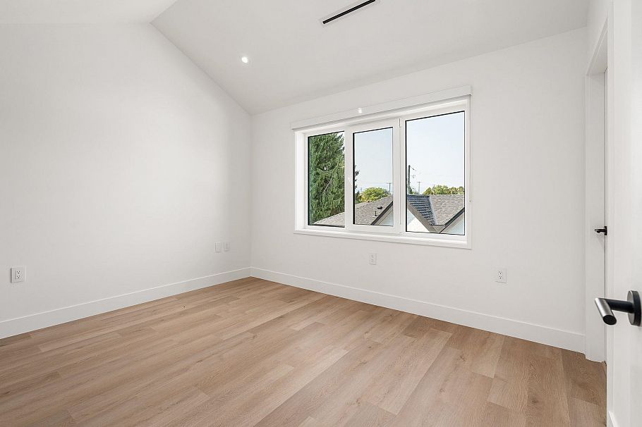 SL 3 2333 E 54th Avenue Vancouver, BC - 16
