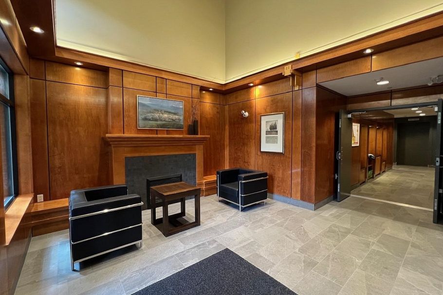 425 2083 W 33rd Avenue Vancouver, BC - 2