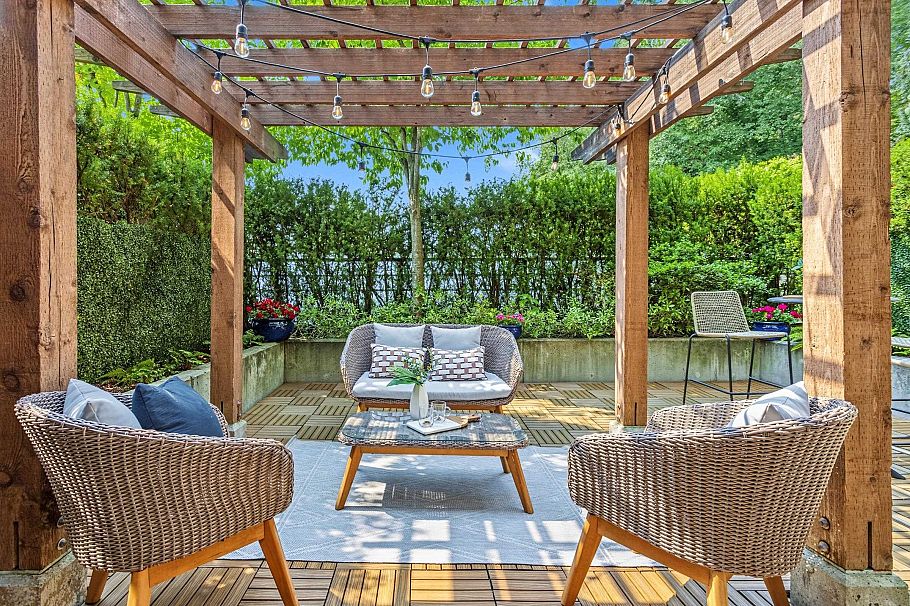 210 1677 Lloyd Avenue North Vancouver, BC - 23
