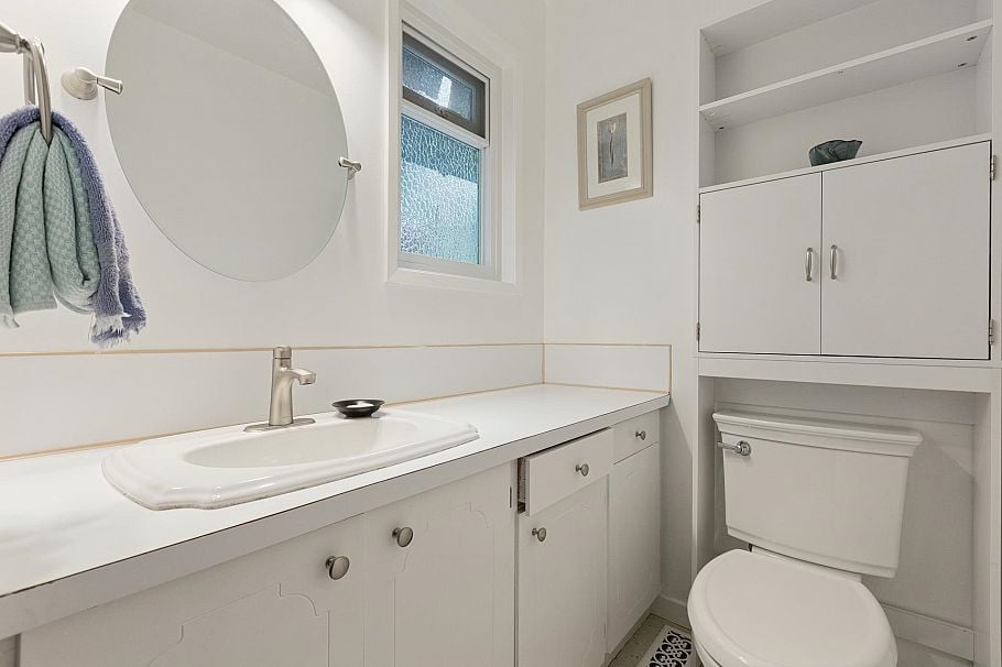 704 Maurelle Court North Vancouver, BC - 18
