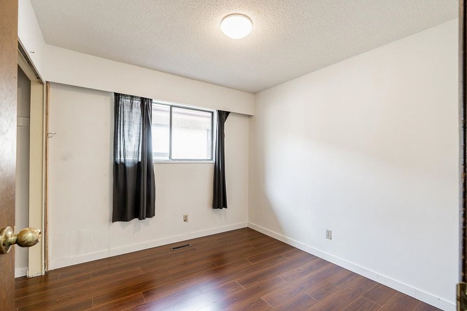 3226 W 5th Avenue Vancouver, BC - 11