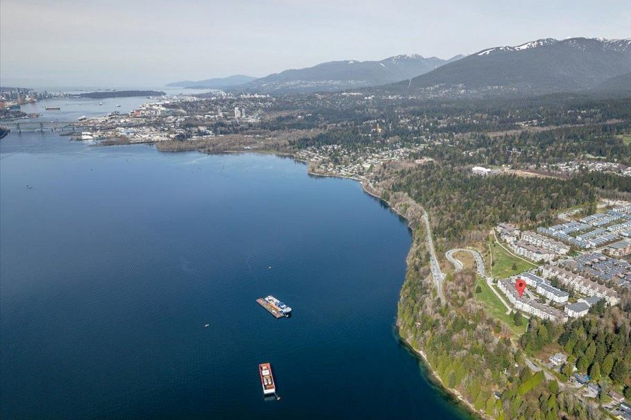 317 3629 Deercrest Drive North Vancouver, BC - 32