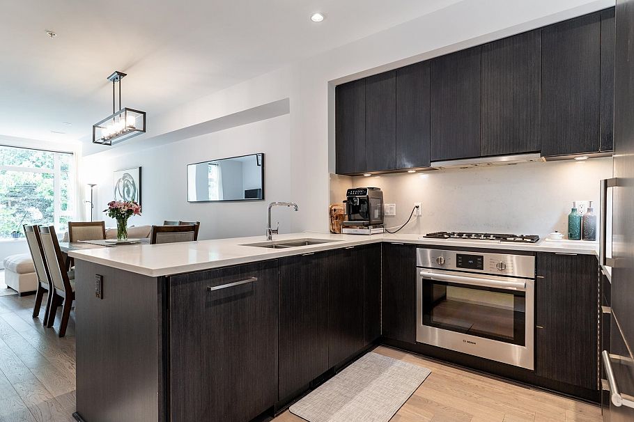 5510 Oak Street Vancouver, BC - 3