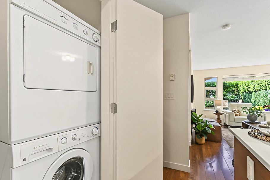 210 1677 Lloyd Avenue North Vancouver, BC - 21