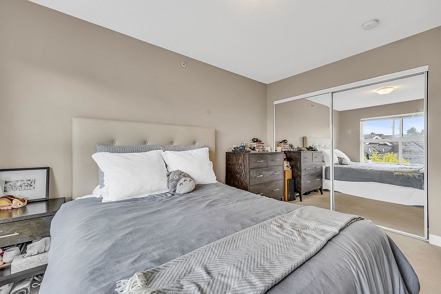 403 7088 Mont Royal Square Vancouver, BC - 14