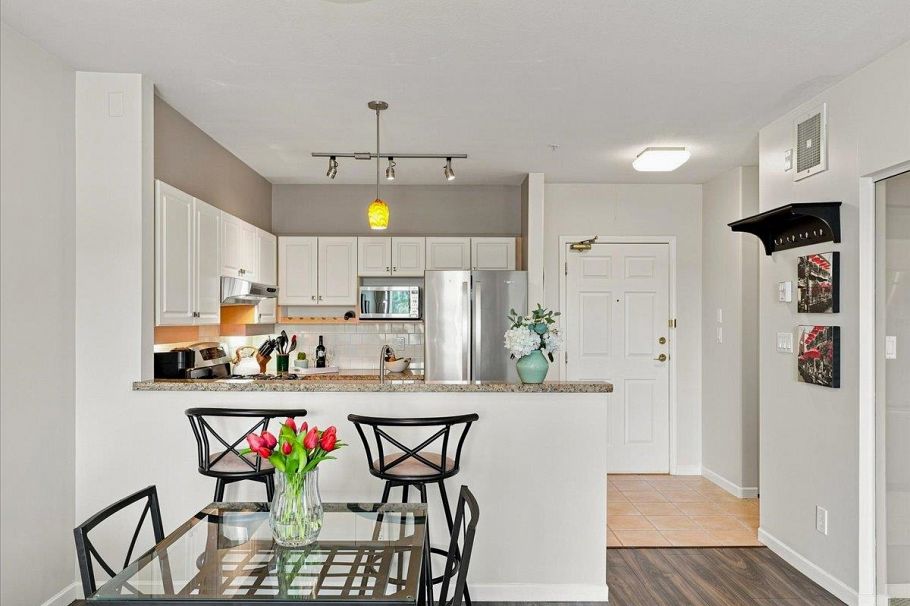 317 3629 Deercrest Drive North Vancouver, BC - 11