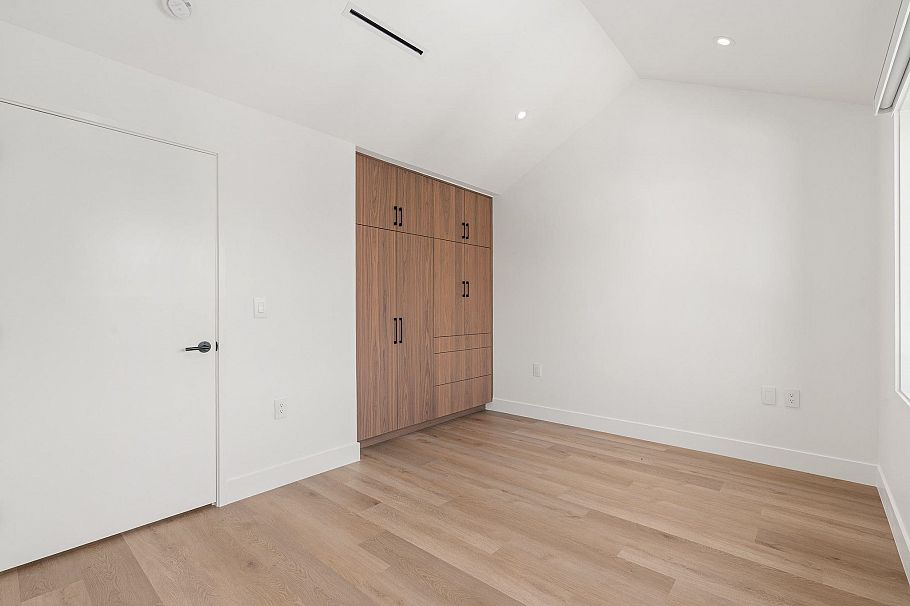 SL 3 2333 E 54th Avenue Vancouver, BC - 17