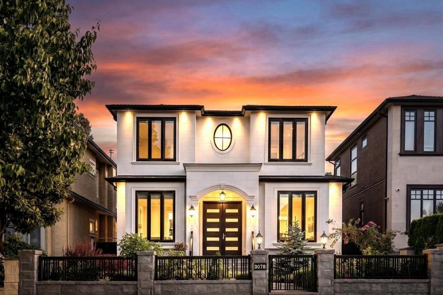 3078 W 20th Avenue Vancouver, BC - 1