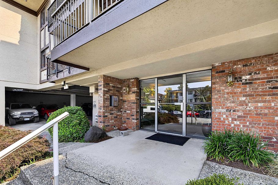 307 252 W 2nd Street North Vancouver, BC - 29