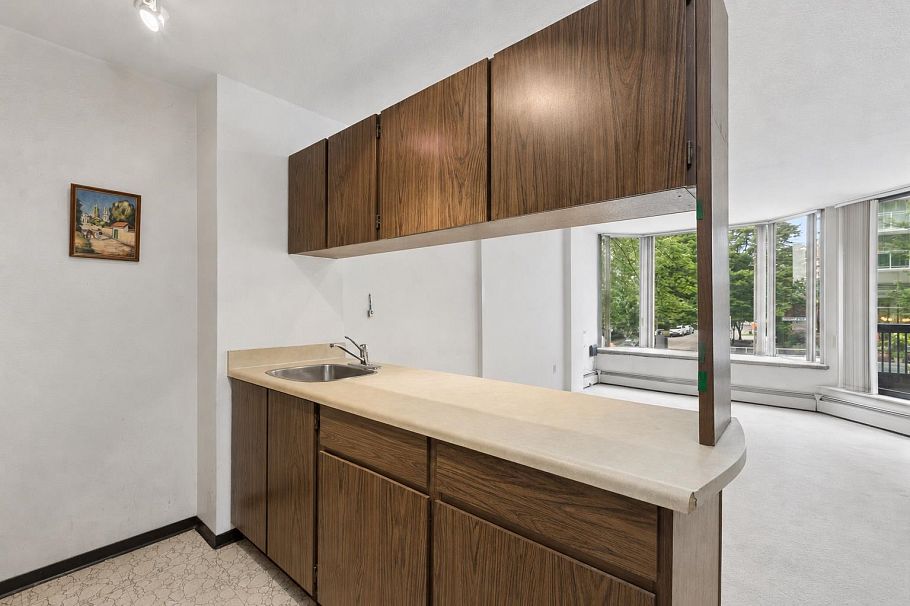 304 1330 Burrard Street Vancouver, BC - 15