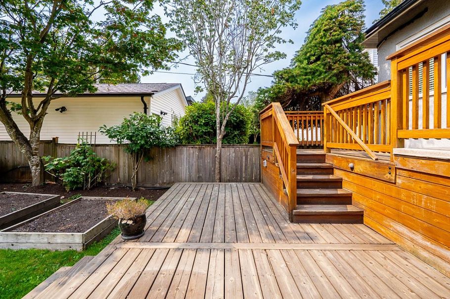 242 W 21st Avenue Vancouver, BC - 38