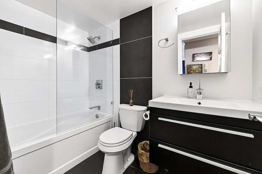 307 252 W 2nd Street North Vancouver, BC - 22