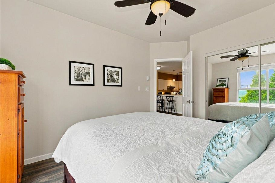 317 3629 Deercrest Drive North Vancouver, BC - 18