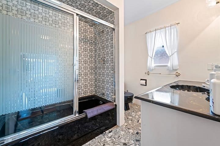 3136 E 53rd Avenue Vancouver, BC - 18