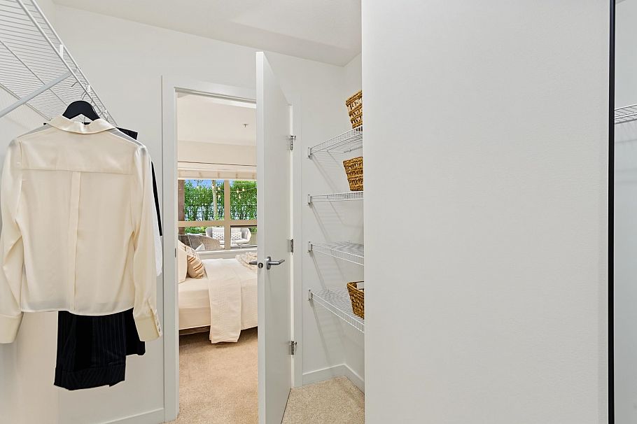 210 1677 Lloyd Avenue North Vancouver, BC - 17