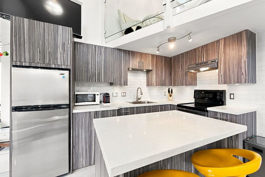 311 1 E Cordova Street Vancouver, BC - 3