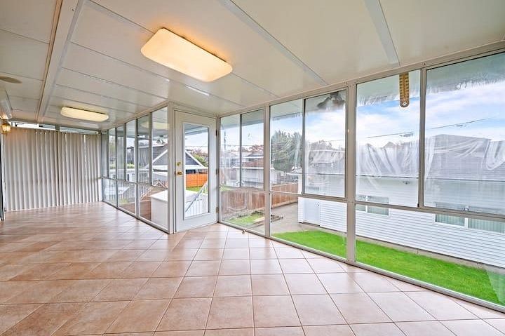 3136 E 53rd Avenue Vancouver, BC - 24