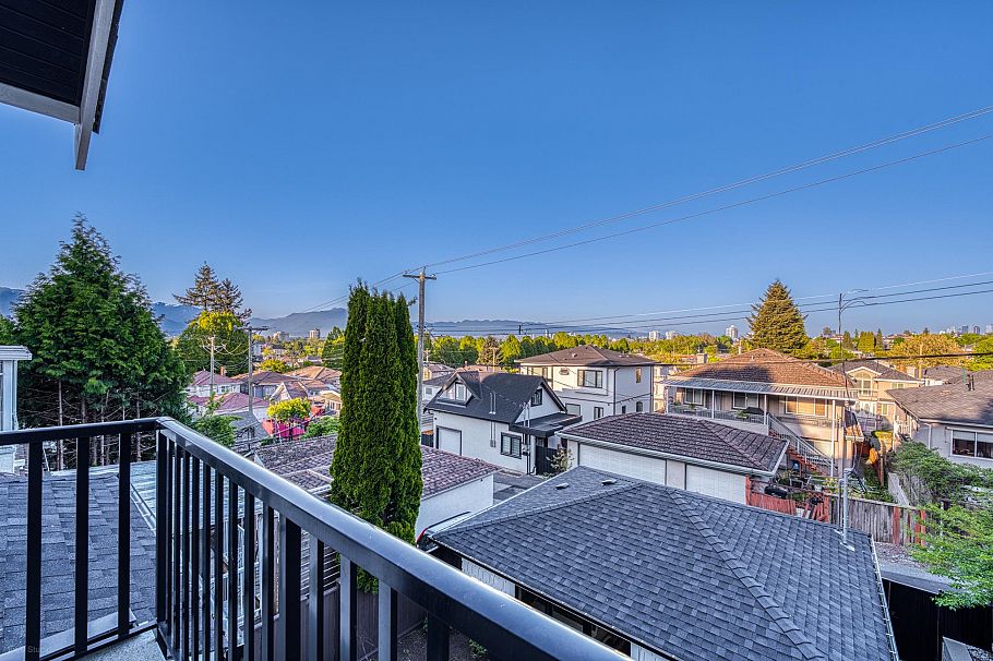4990 Sherbrooke Street Vancouver, BC - 3