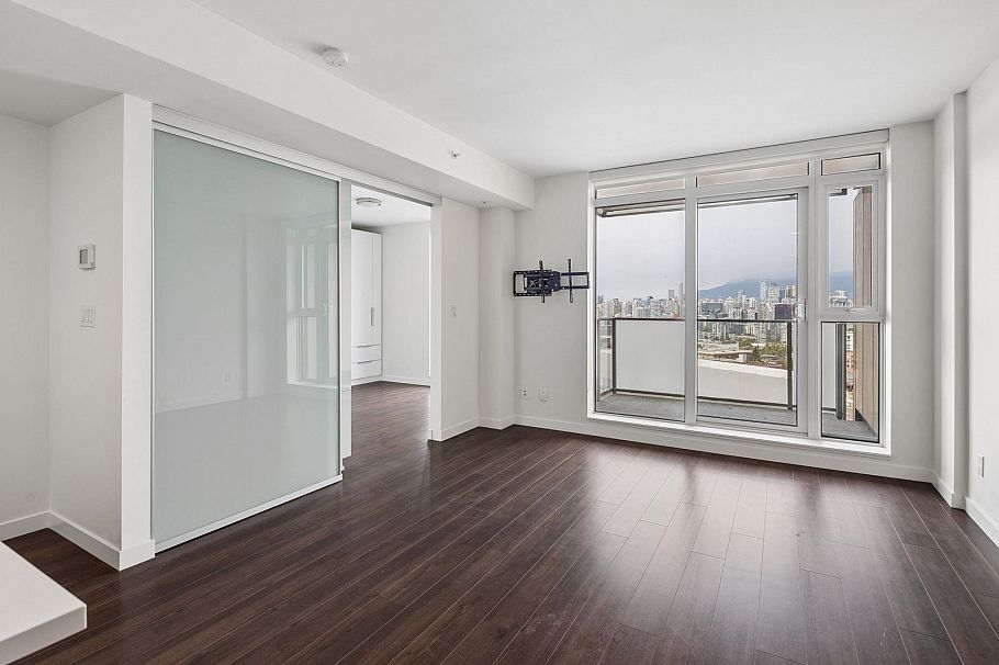 1101 285 E 10th Avenue Vancouver, BC - 3