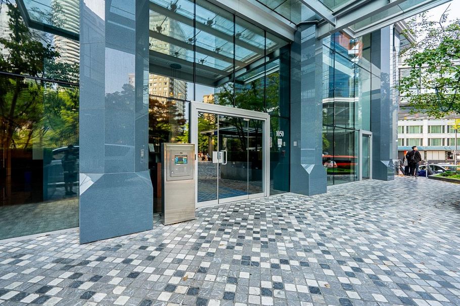 1907 1050 Burrard Street Vancouver, BC - 3