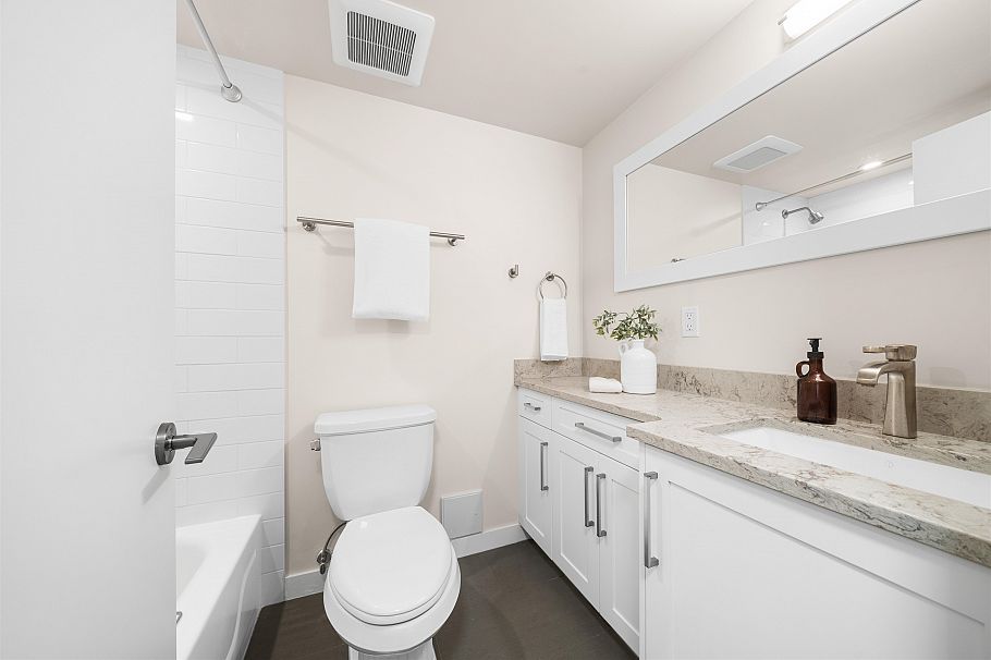 210 2234 W 1st Avenue Vancouver, BC - 12
