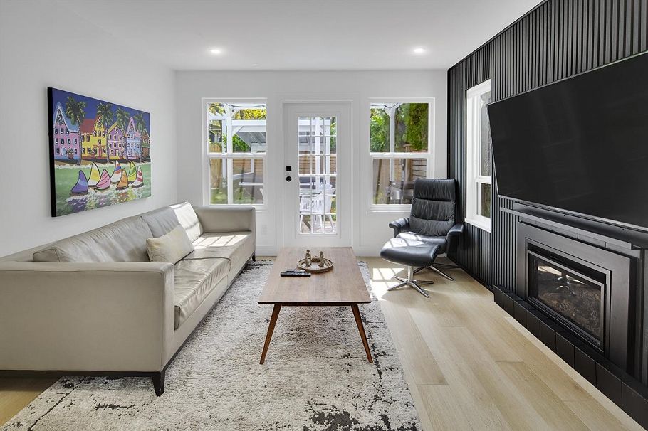 2977 W 6th Avenue Vancouver, BC - 11