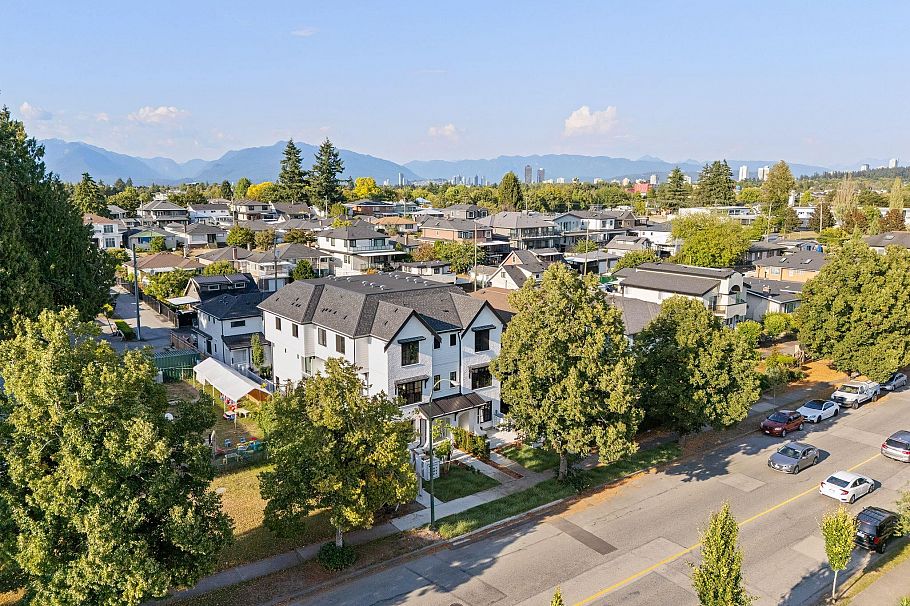 SL 2 2333 E 54th Avenue Vancouver, BC - 39