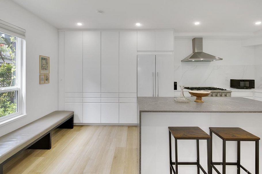 2977 W 6th Avenue Vancouver, BC - 18